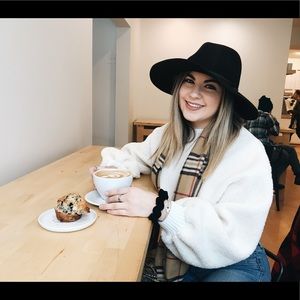 Meet your Posher, Skye